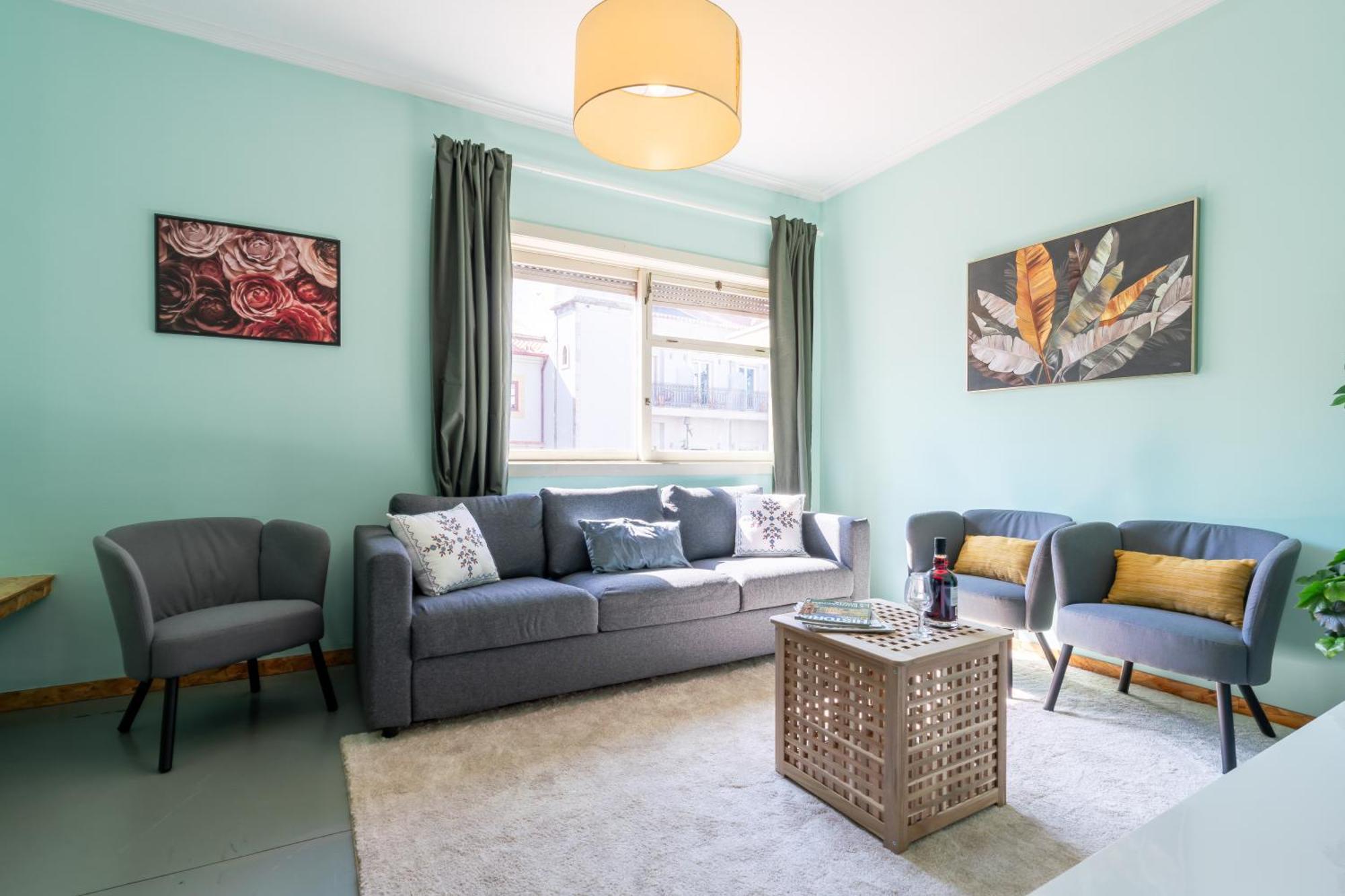 Host Wise - Colorful Bright Flat With Balcony Appartement Porto